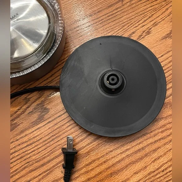 1.8L Electric Glass Kettle with Black Handle - Picture 5 of 7